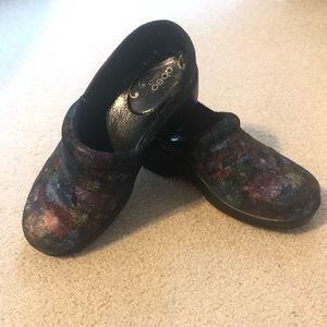 Abeo floral clogs